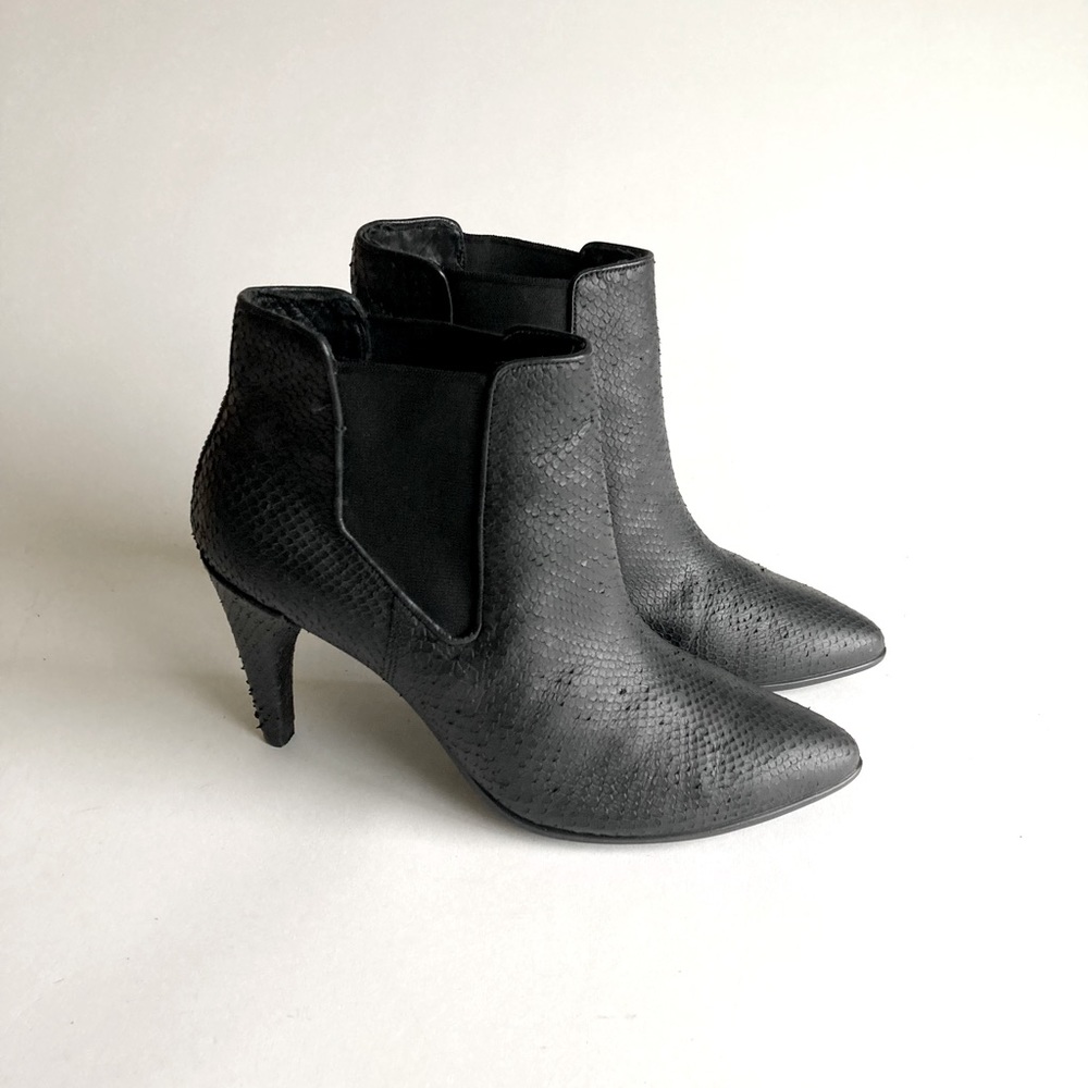 Ecco Black Lizard Print Leather Point Toe Heeled Ankle Boots size EUR 40, US 9.5